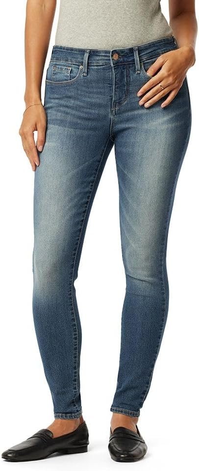 Levi Strauss Signature Gold Ladies’s Completely Shaping Skinny Denims (Customary and Plus)