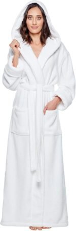 🔹 luxurious bathrobe