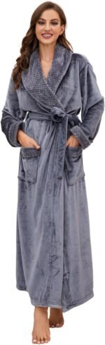 🔹 luxurious bathrobe