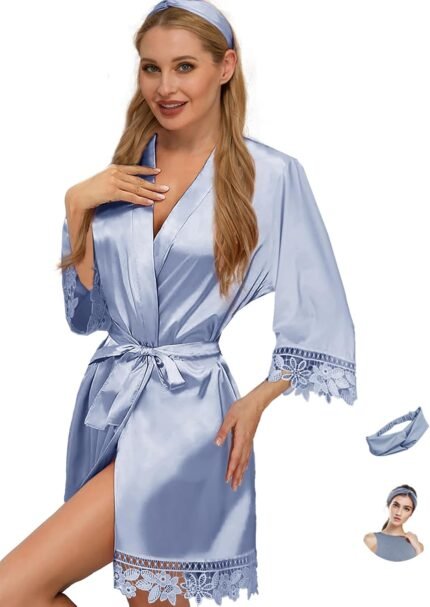 🔹 luxurious lace robe
