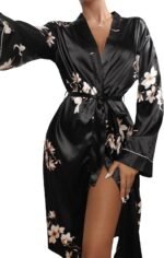 🔹 elegant bathrobe