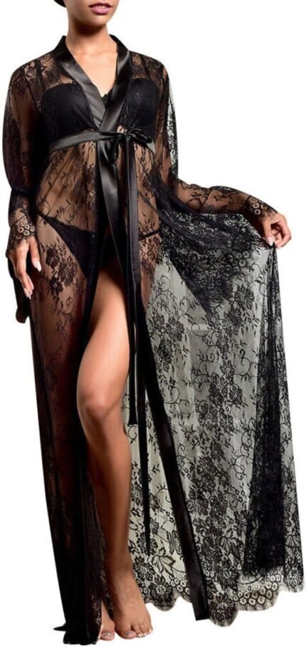 🔹 luxurious lace robe