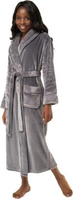 🔹 elegant bathrobe