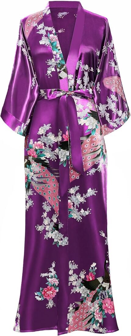 🔹 luxurious lace robe