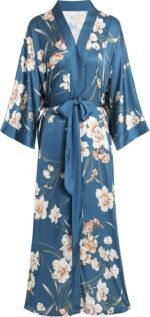 🔹 luxurious bathrobe