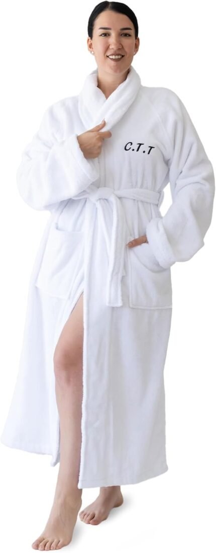 🔹 luxurious bathrobe