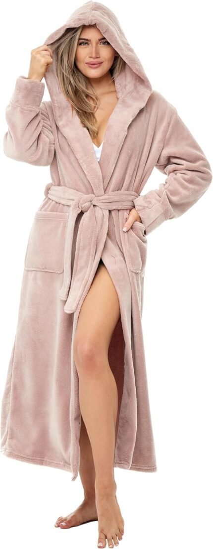 🔹 elegant bathrobe