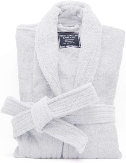🔹 luxurious bathrobe