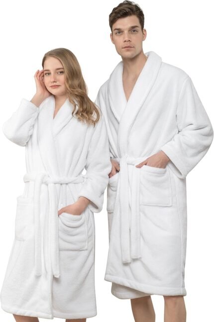 🔹 luxurious bathrobe