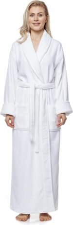 🔹 luxurious bathrobe