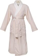 🔹 luxurious bathrobe