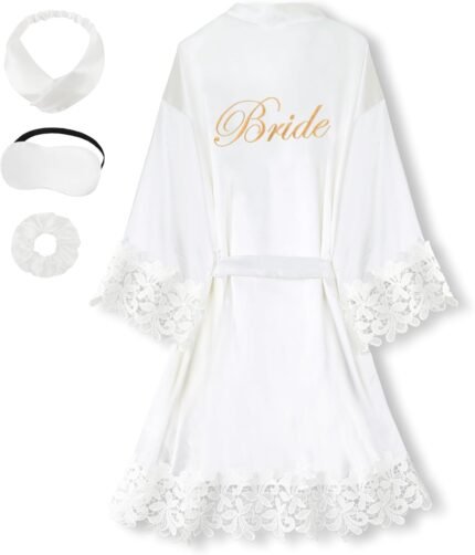 🔹 luxurious lace robe