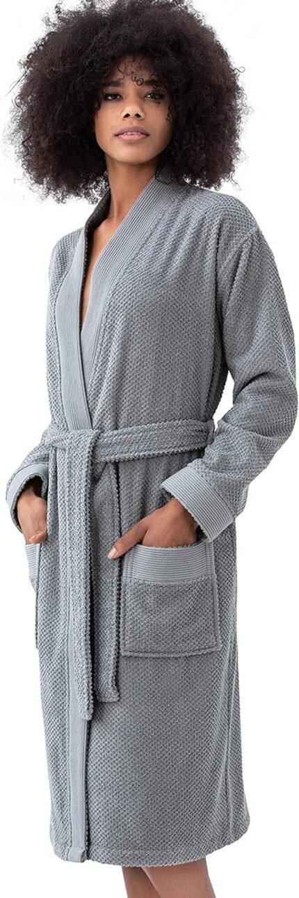 🔹 elegant silk robe