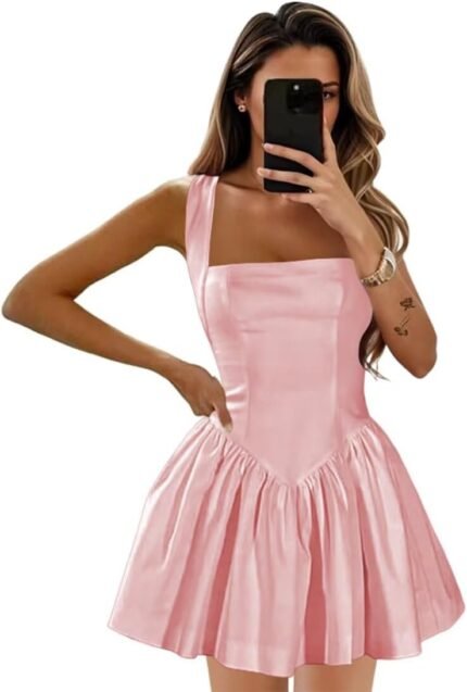 Brief Homecoming Clothes for T…