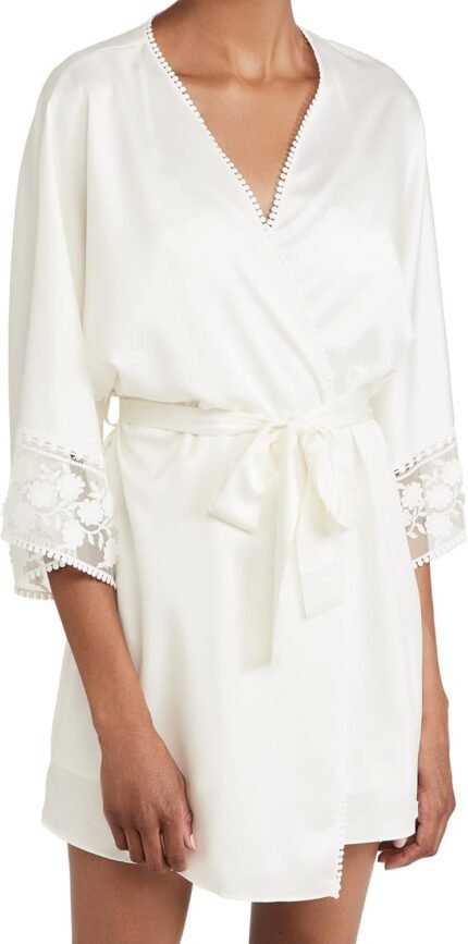 🔹 high-end chiffon robe.