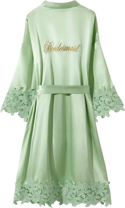 🔹 luxurious lace robe