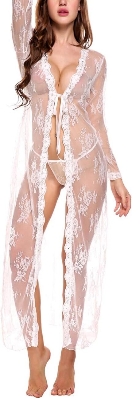 🔹 luxurious lace robe