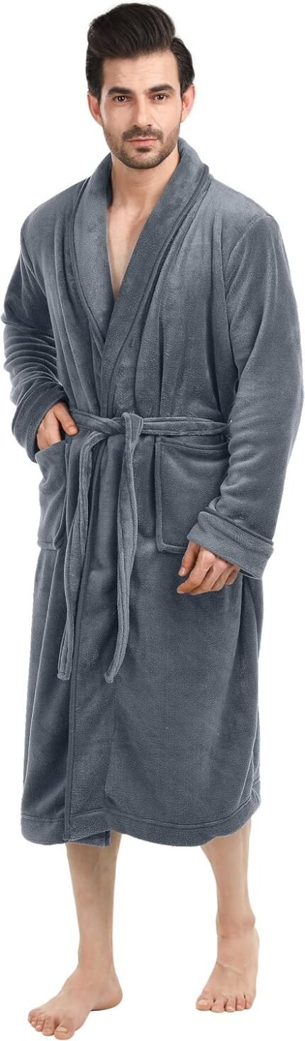 🔹 luxurious bathrobe