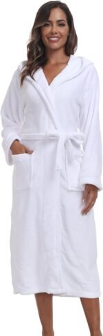 🔹 luxurious bathrobe
