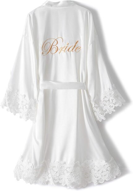 🔹 luxurious lace robe