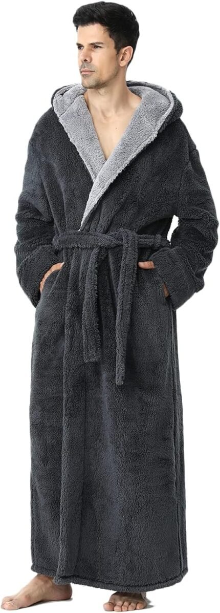 🔹 luxurious bathrobe